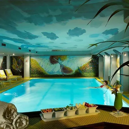Hotel Courtyard By Marriott Airport
