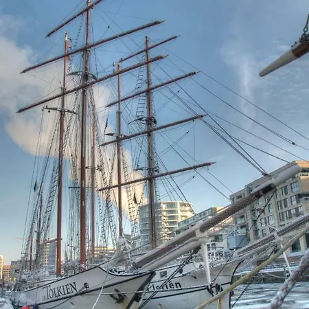 Segelschiff J.r. Tolkien Amburgo