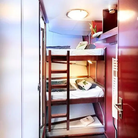 Botel Segelschiff J.r. Tolkien 3*