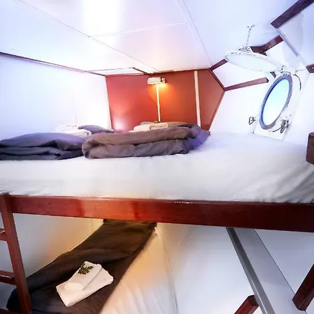 Segelschiff J.r. Tolkien Botel Amburgo