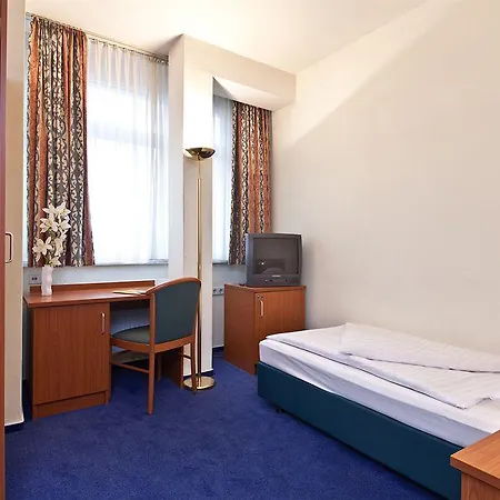 Arcadia Belmondo 4* Hamburg