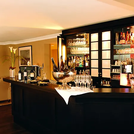 Business & Hotel