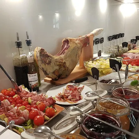 Hotel Apricot 3*