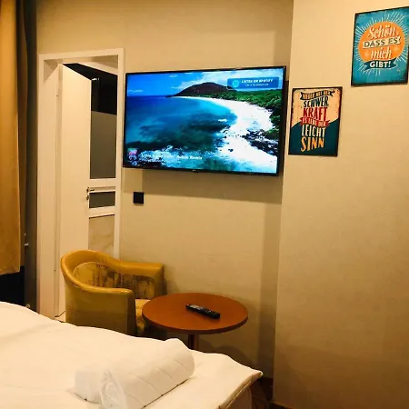 Elbgalerie Hotel 2*