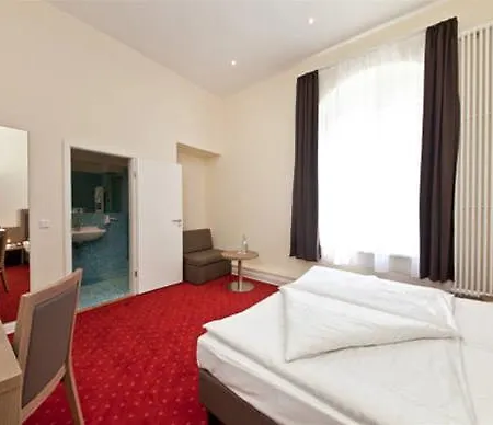 Holstenwall Neustadt 3*
