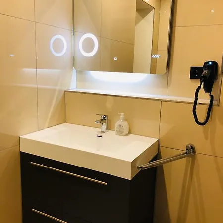 Elbgalerie Hotel 2*