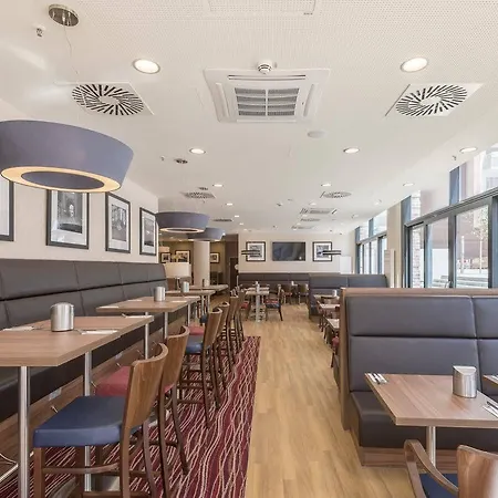 Hampton By Hilton Centre Hotel