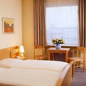 Pacific Hotell 2*