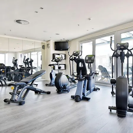 Radisson Blu Hotel, Airport 4*