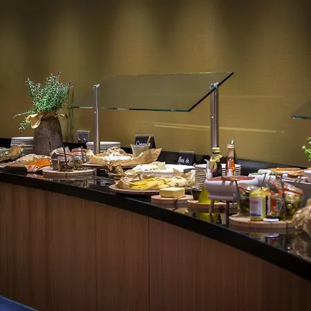 Radisson Blu Hotel, Airport Hotel 4*