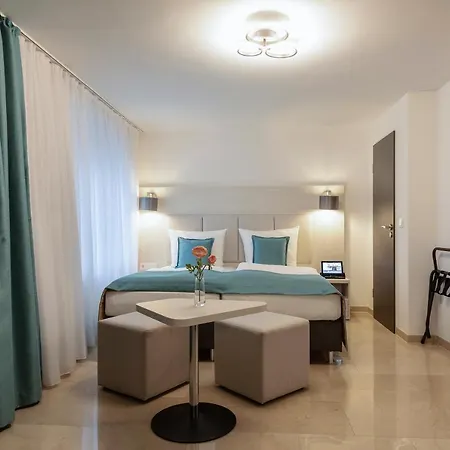 Apricot Hotel