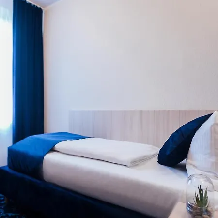 Hotel Cult 3*
