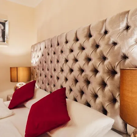 Hotel Cult 3*