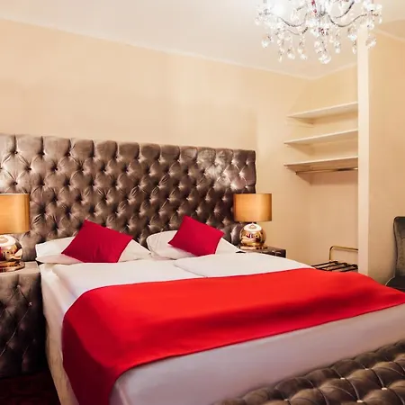 Hotel Cult 3*