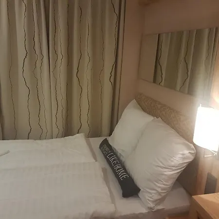Elbgalerie Hotel 2*
