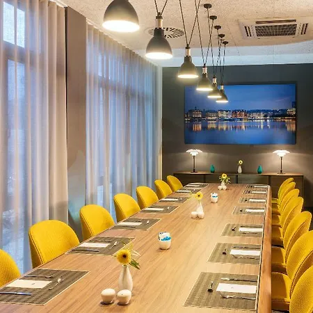 Nh Altona Hotel 4*