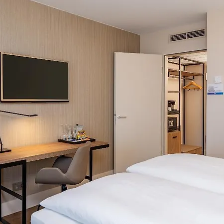 Nh Altona Hotel 4*