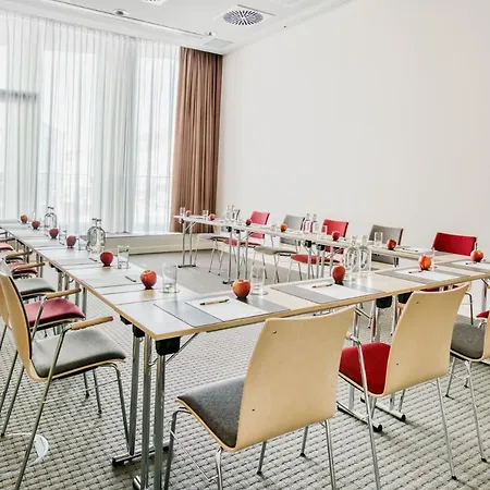 Intercityhotel Hamburg-barmbek 4*